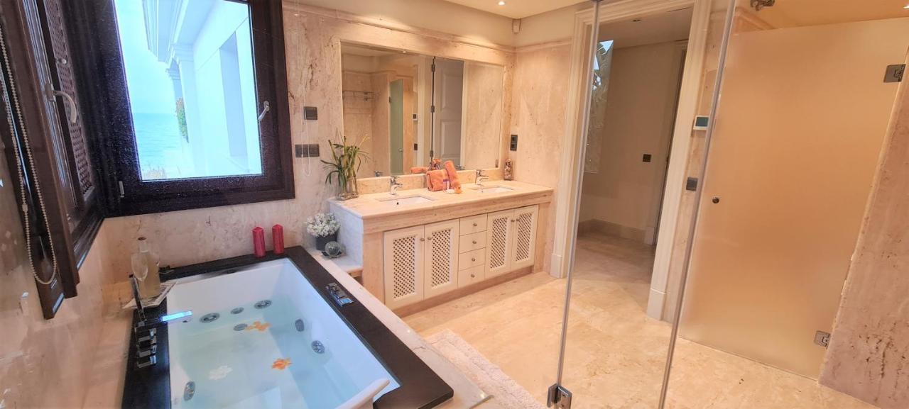 Luxury Apartment Frontal Beach In Doncella Beach Estepona Extérieur photo