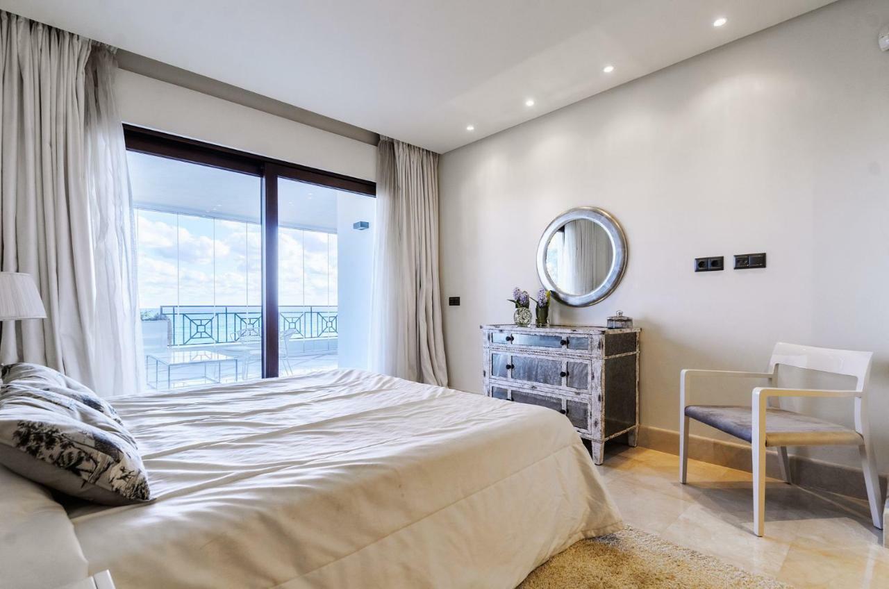 Luxury Apartment Frontal Beach In Doncella Beach Estepona Extérieur photo